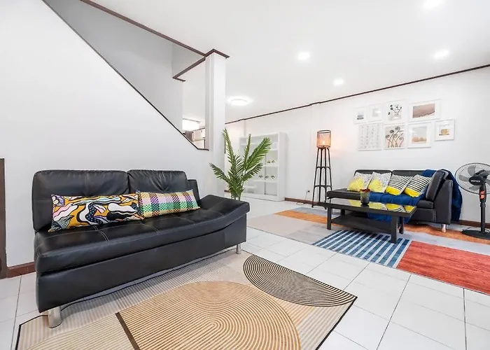 Villa Miq Hk16 - 3br Huai Khwang Mrt With Pool Table Near Jodd Fair Bangkok
