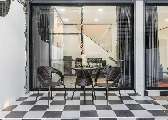 Miq Hk16 - 3br Huai Khwang Mrt With Pool Table Near Jodd Fair Villa Bangkok