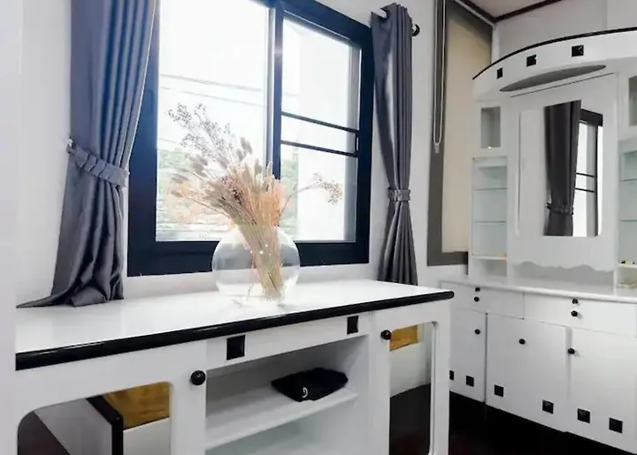 Villa Miq Hk16 - 3br Huai Khwang Mrt With Pool Table Near Jodd Fair *