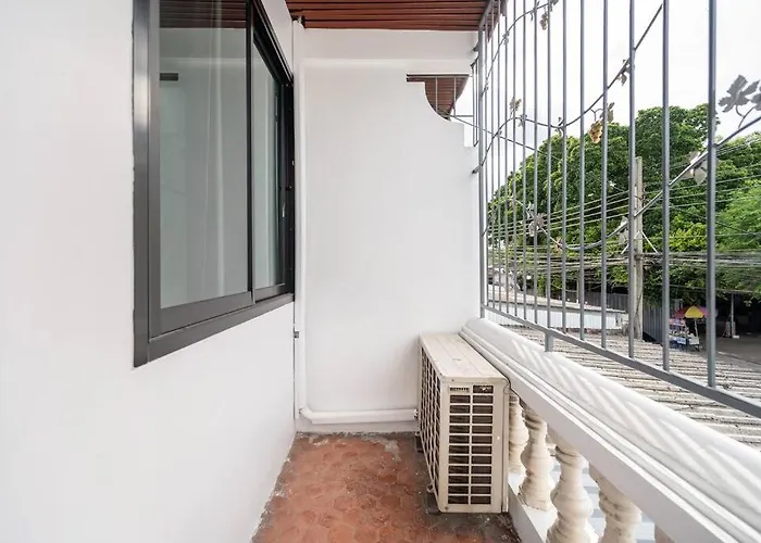 Miq Hk16 - 3br Huai Khwang Mrt With Pool Table Near Jodd Fair