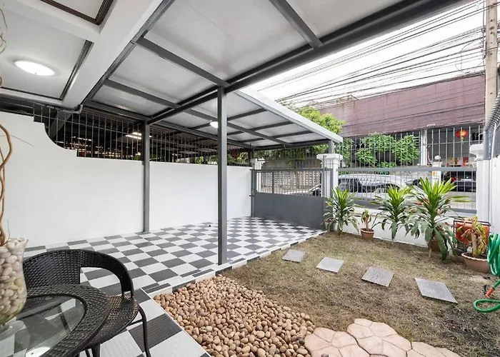 Villa Miq Hk16 - 3br Huai Khwang Mrt With Pool Table Near Jodd Fair