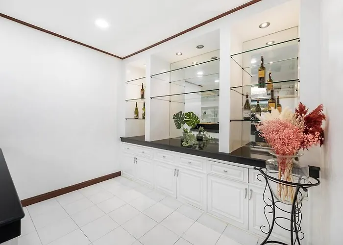 Villa Miq Hk16 - 3br Huai Khwang Mrt With Pool Table Near Jodd Fair *